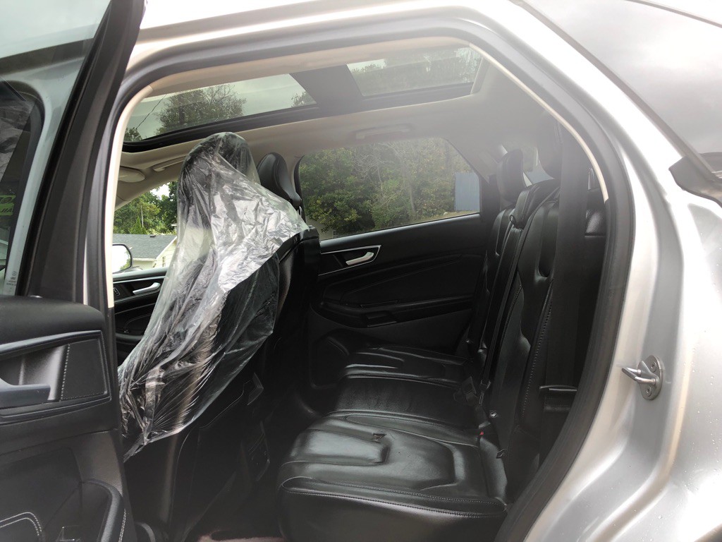 2017 Ford Edge Image 17