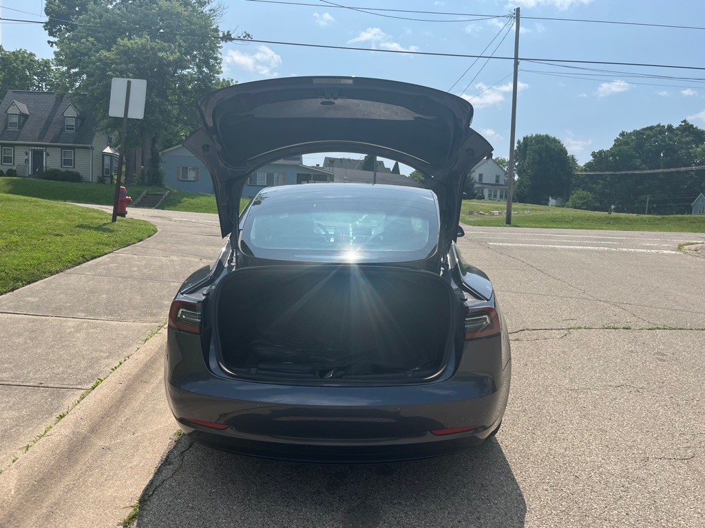 2018 Tesla Model 3 Image 11