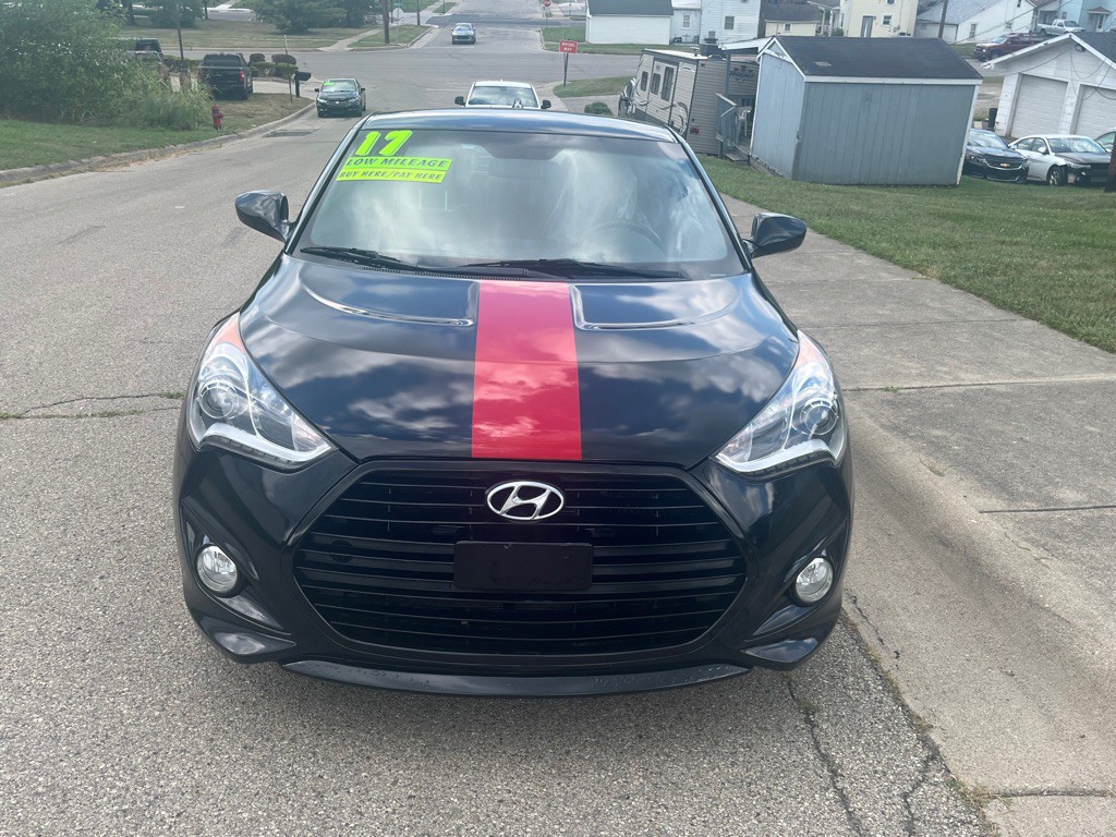 2017 Hyundai Veloster Image 1