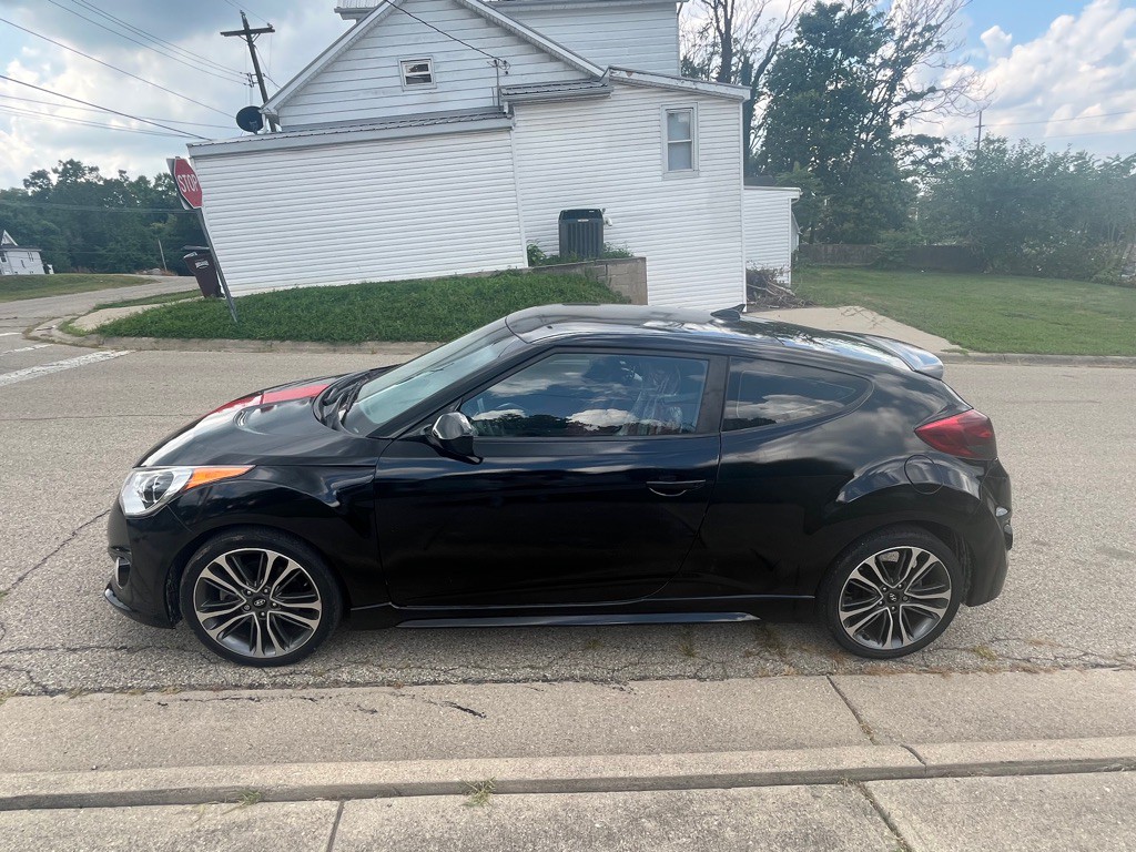 2017 Hyundai Veloster Image 3