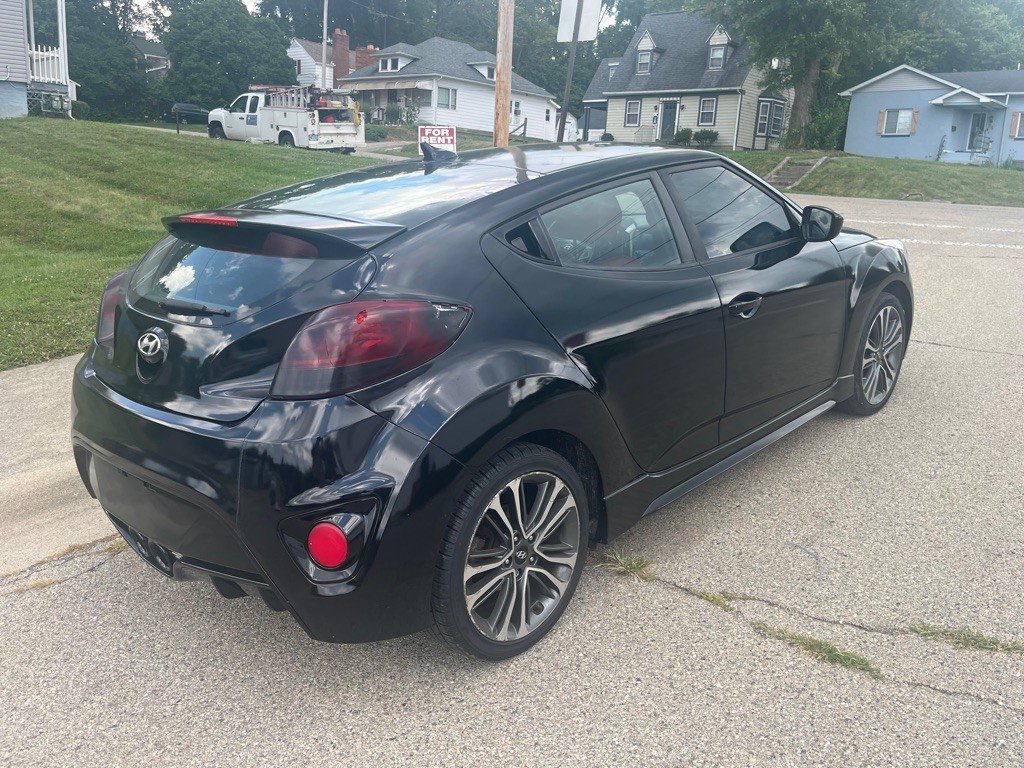 2017 Hyundai Veloster Image 6