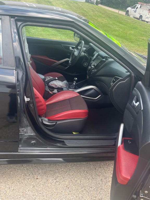 2017 Hyundai Veloster Image 11