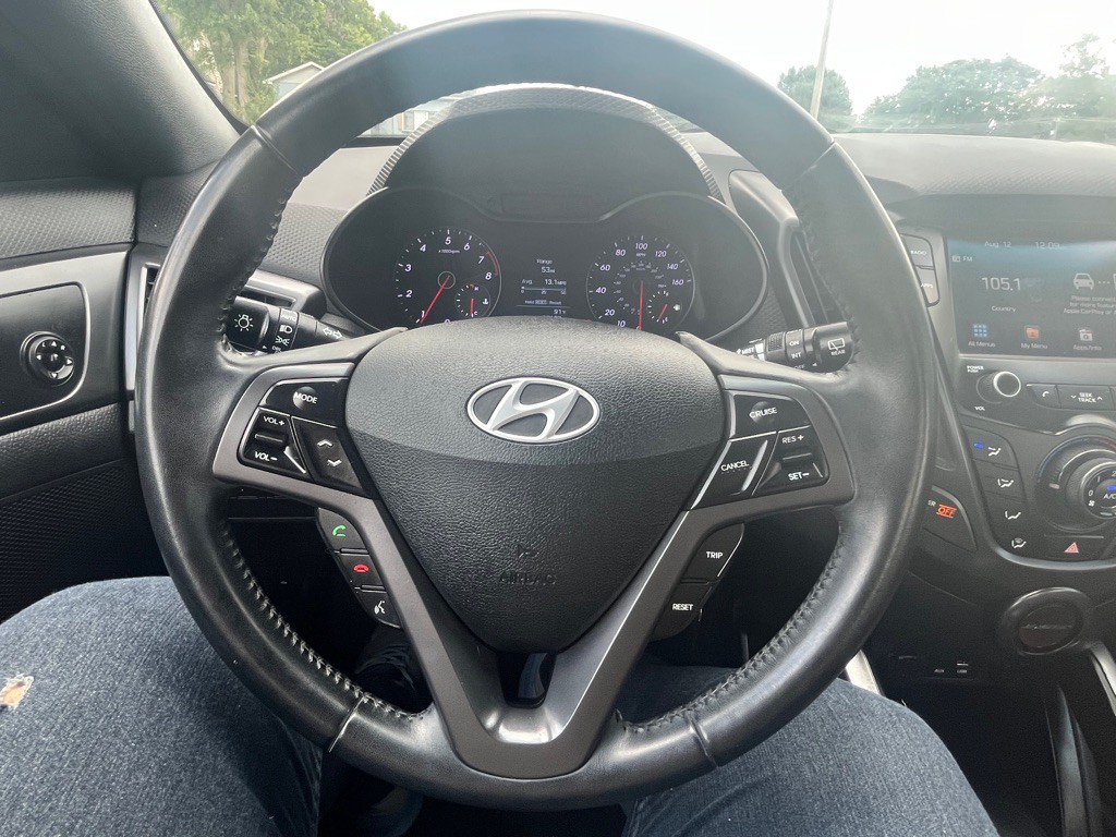 2017 Hyundai Veloster Image 12
