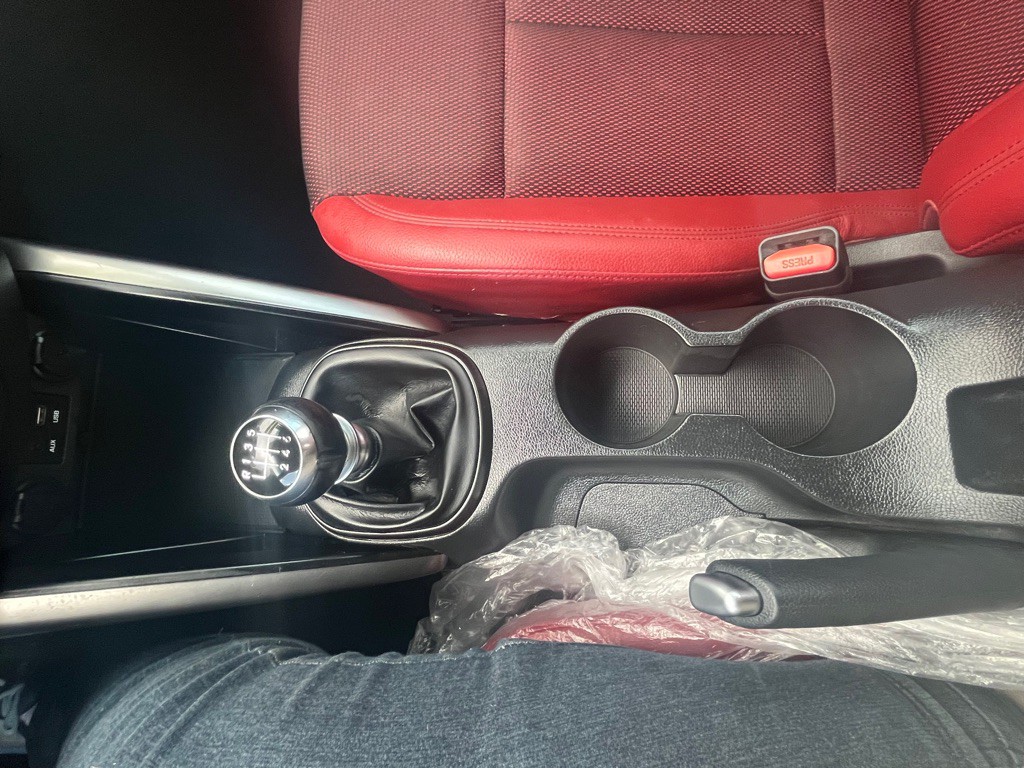 2017 Hyundai Veloster Image 19