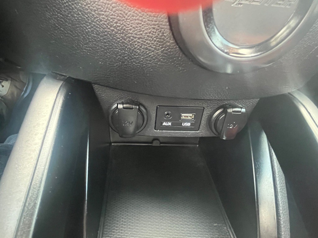 2017 Hyundai Veloster Image 21