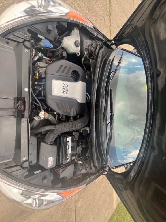 2017 Hyundai Veloster Image 23