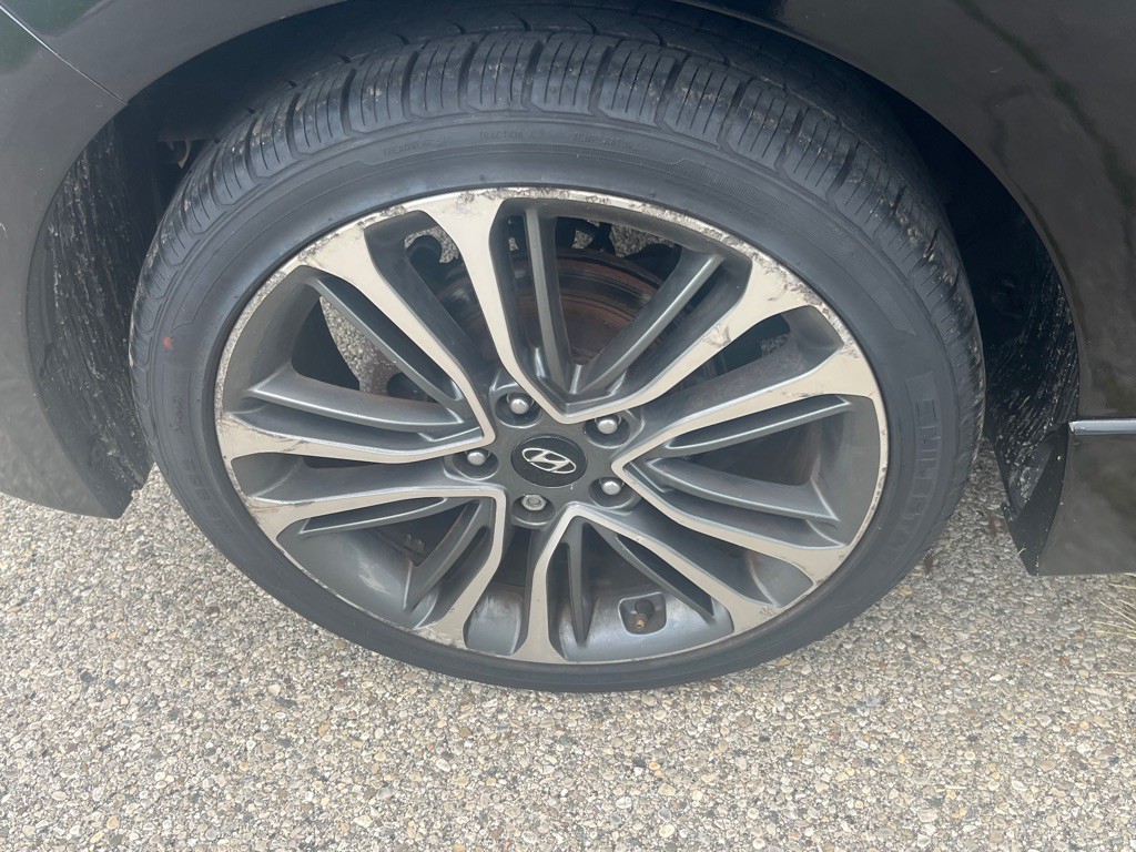 2017 Hyundai Veloster Image 24