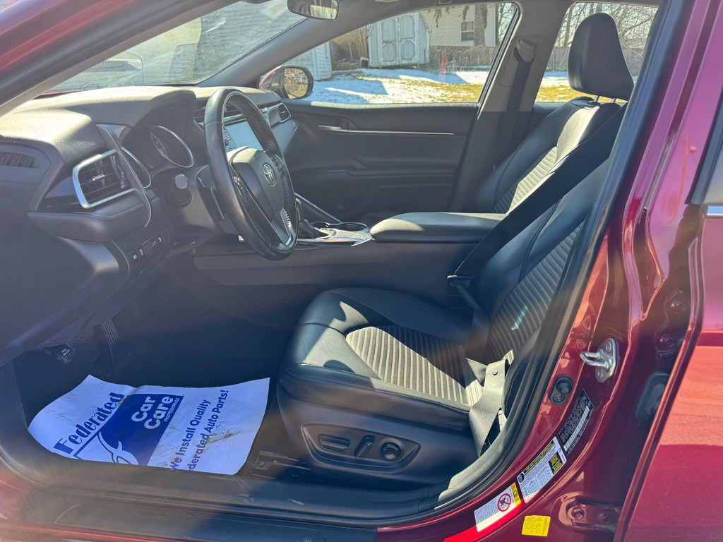 2018 Toyota Camry Image 16