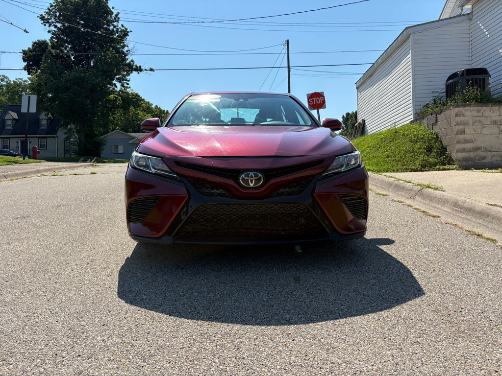 2018 Toyota Camry Image 1