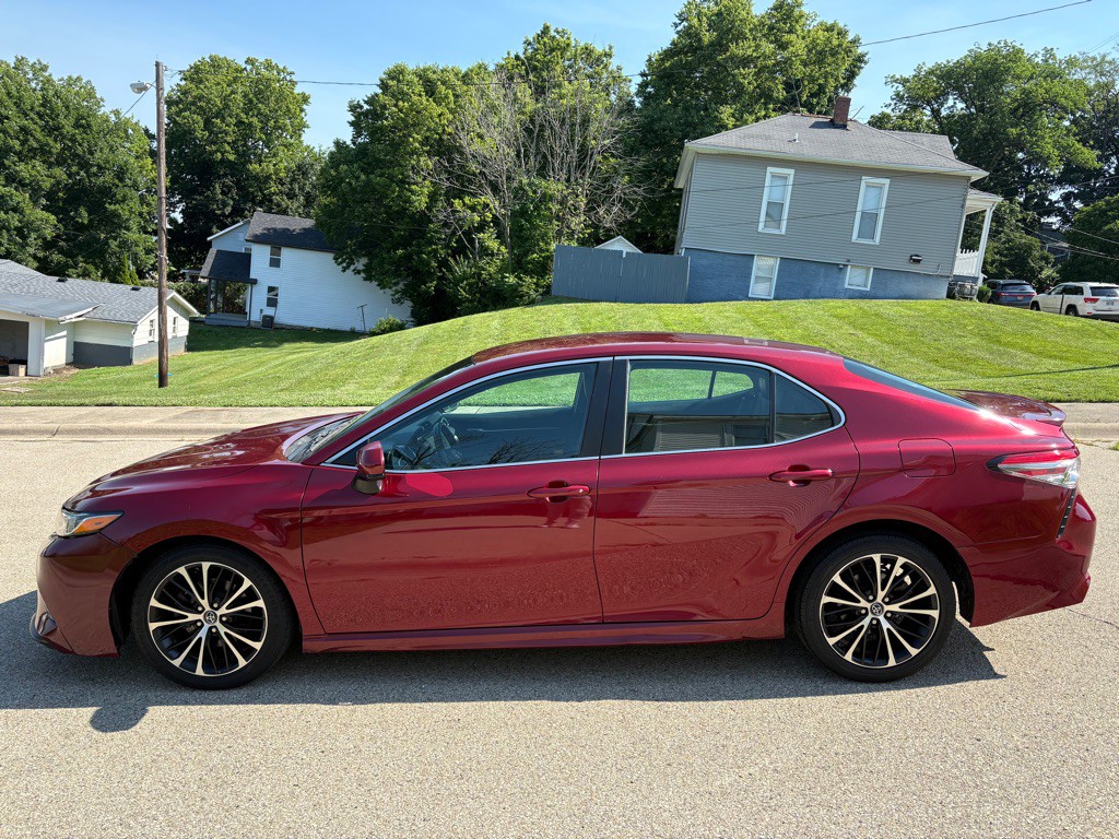 2018 Toyota Camry Image 3