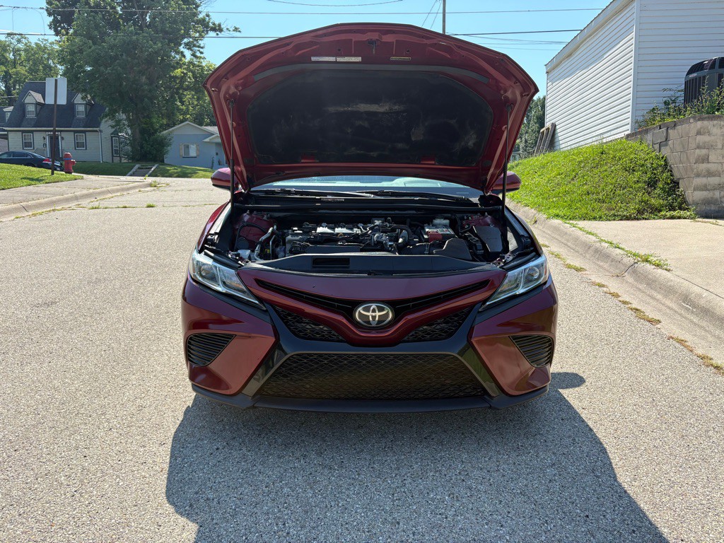 2018 Toyota Camry Image 18