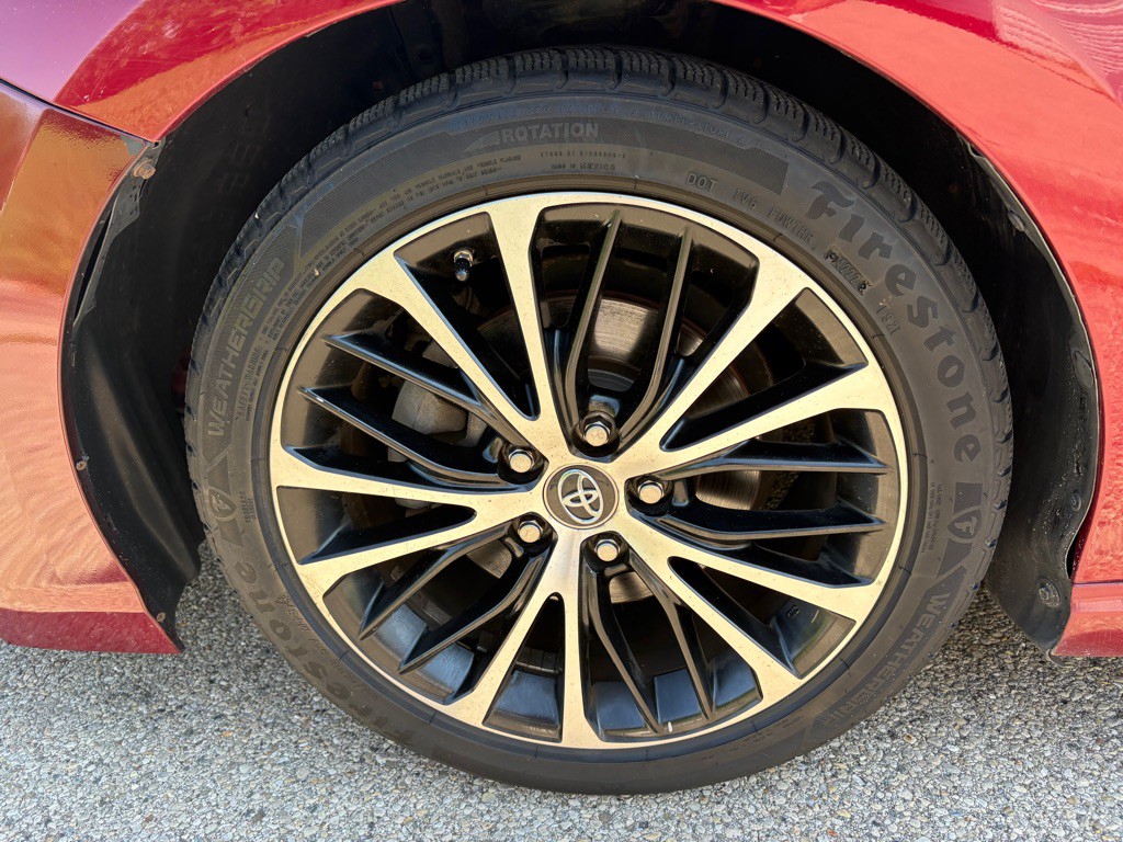 2018 Toyota Camry Image 20