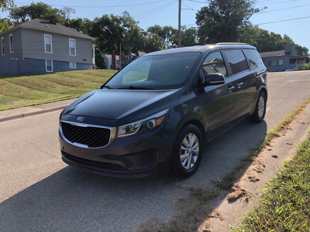 2015 Kia Sedona Image 2