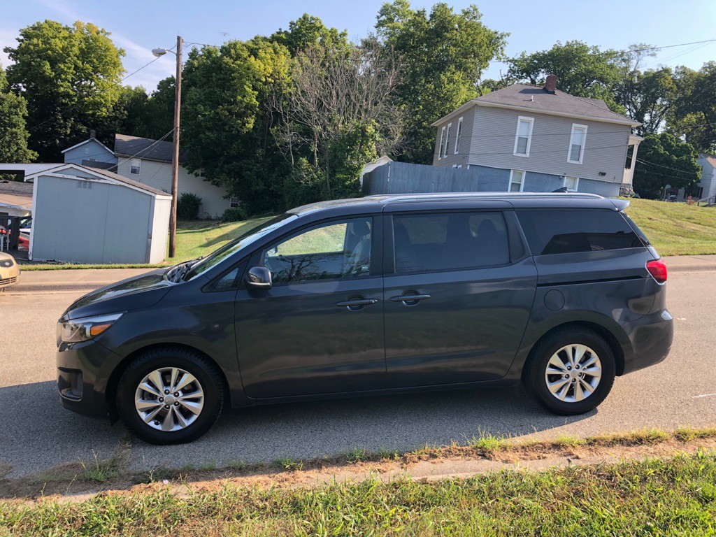 2015 Kia Sedona Image 3