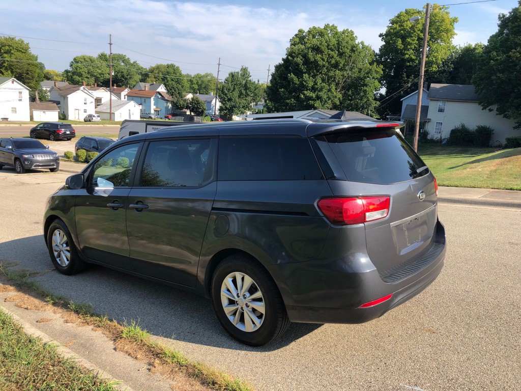 2015 Kia Sedona Image 4