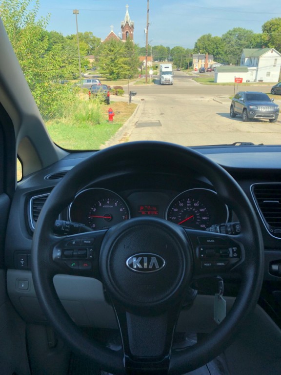 2015 Kia Sedona Image 9