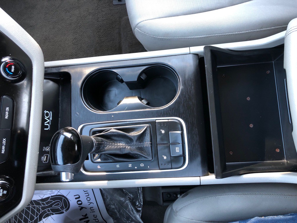 2015 Kia Sedona Image 12