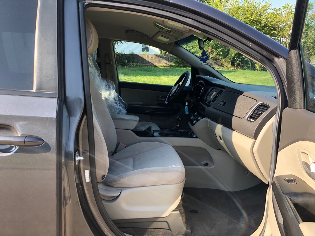 2015 Kia Sedona Image 22