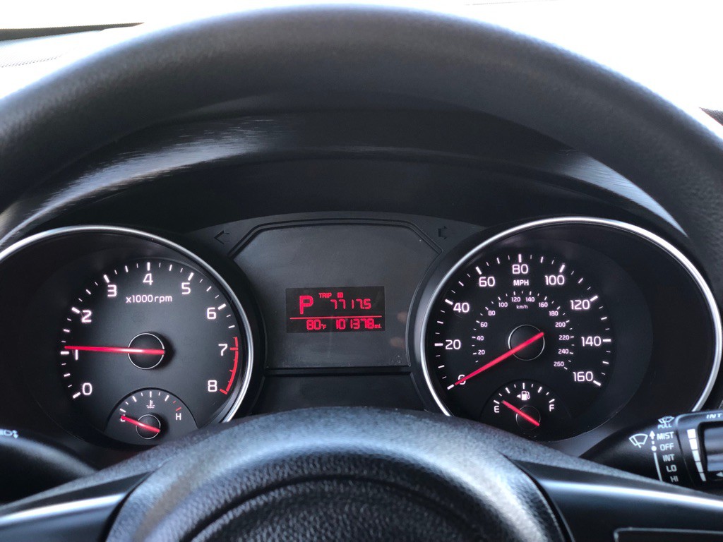 2015 Kia Sedona Image 11