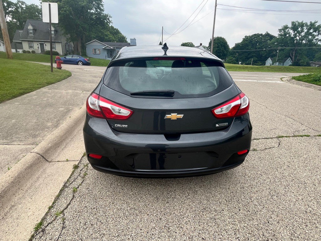 2018 Chevrolet Cruze Image 5