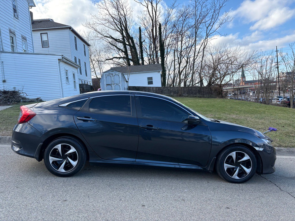 2018 Honda Civic Image 8