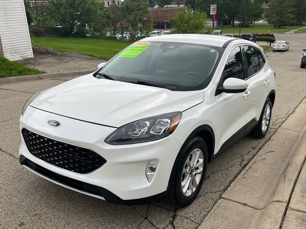 2020 Ford Escape Image 2