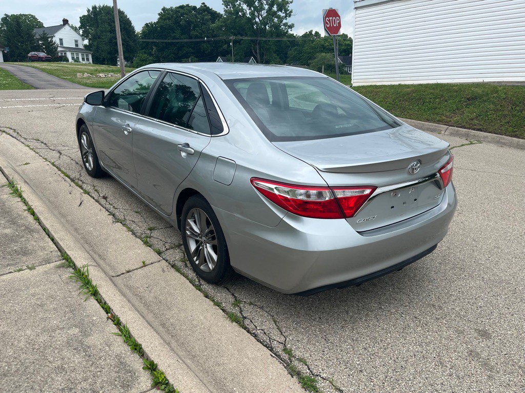 2016 Toyota Camry Image 4