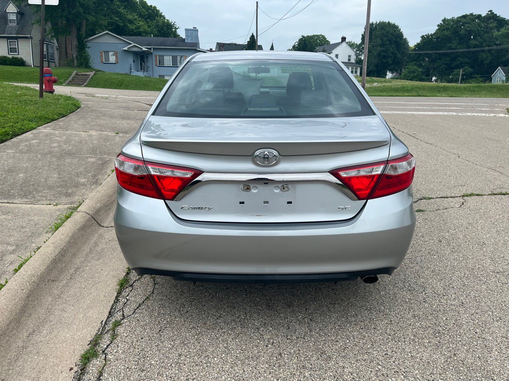 2016 Toyota Camry Image 5