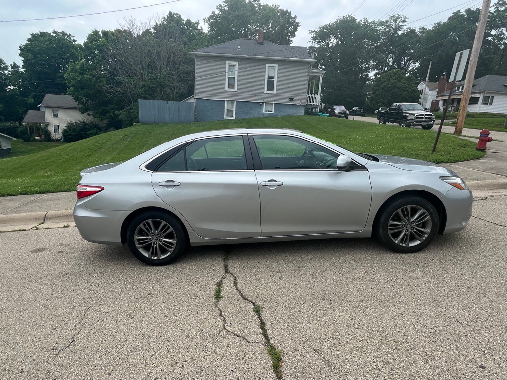 2016 Toyota Camry Image 7