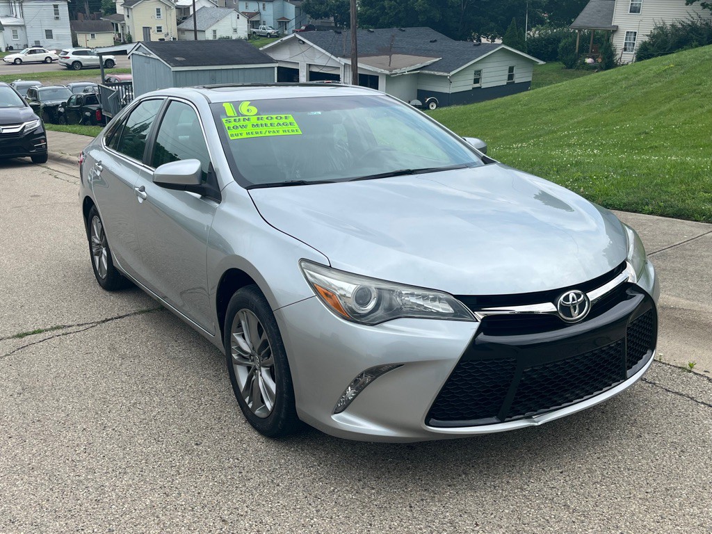 2016 Toyota Camry Image 8