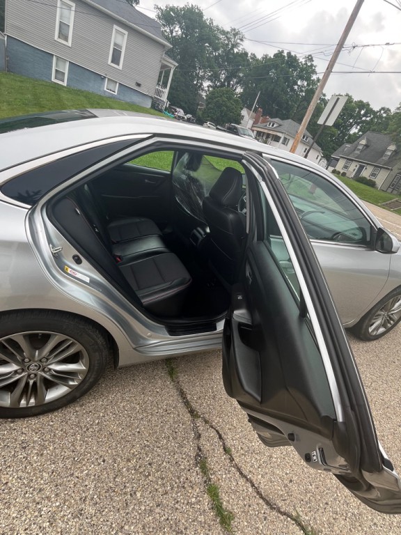 2016 Toyota Camry Image 12