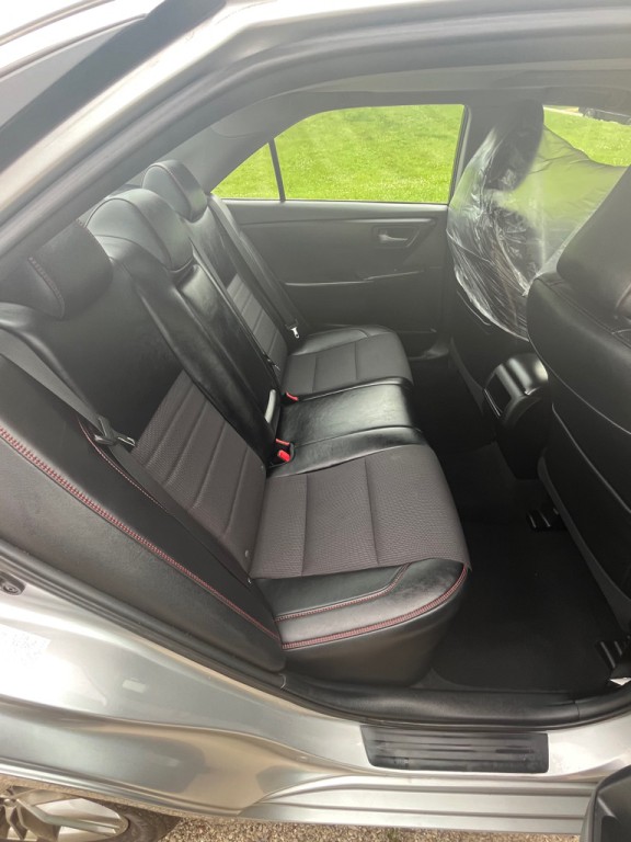 2016 Toyota Camry Image 14
