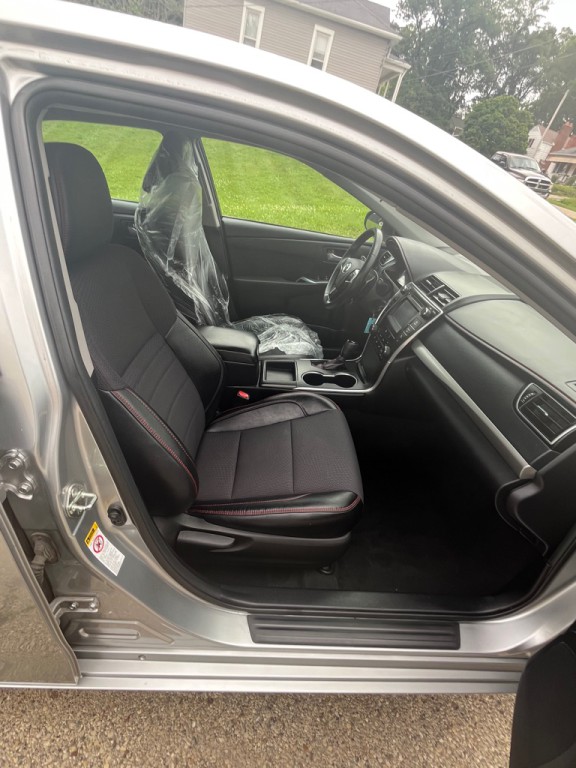 2016 Toyota Camry Image 15