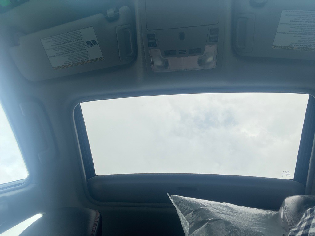 2016 Toyota Camry Image 22