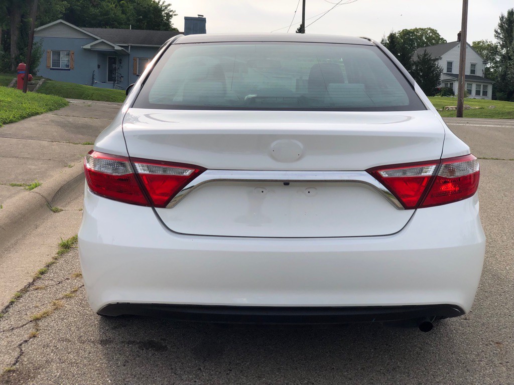 2016 Toyota Camry Image 5