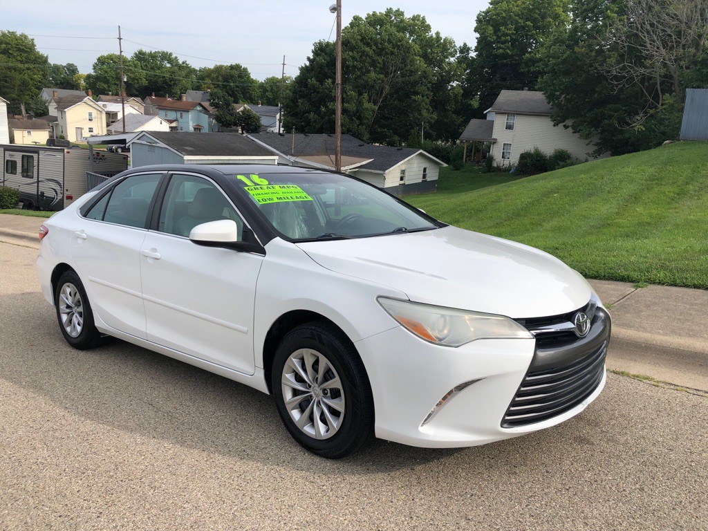 2016 Toyota Camry Image 8