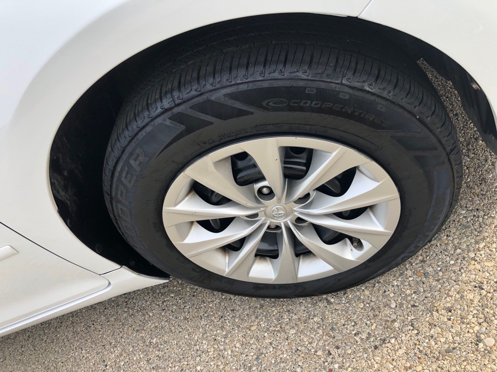 2016 Toyota Camry Image 11