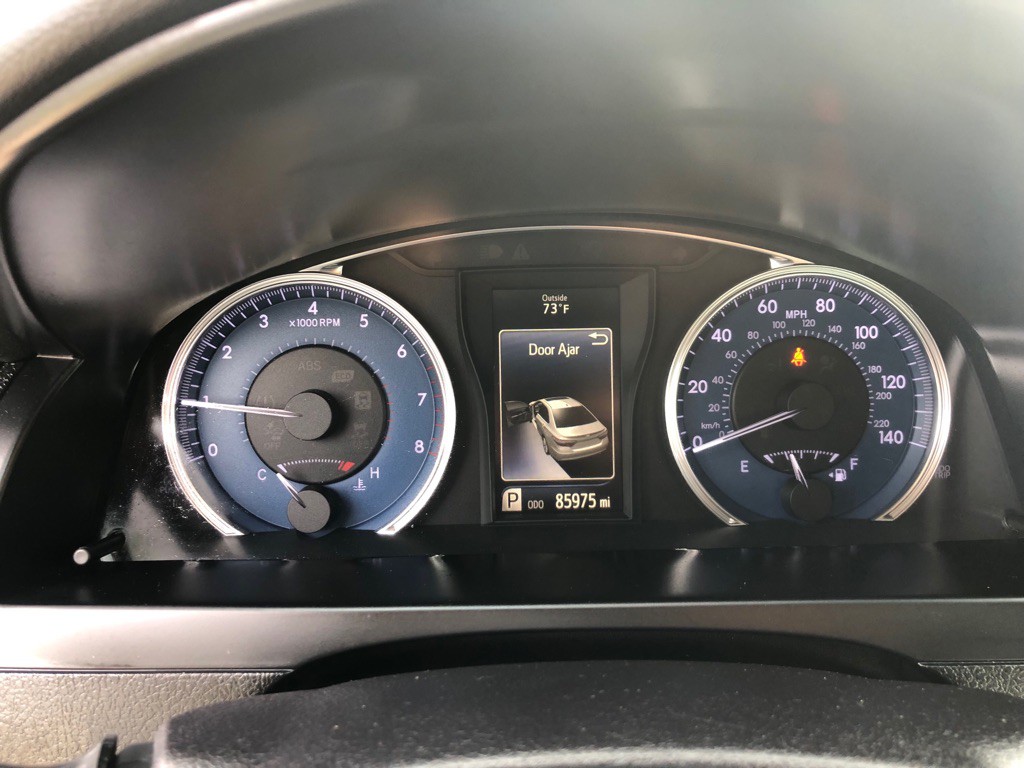 2016 Toyota Camry Image 14