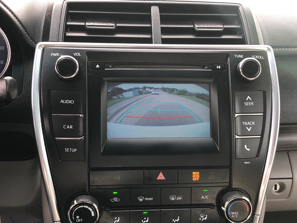 2016 Toyota Camry Image 15