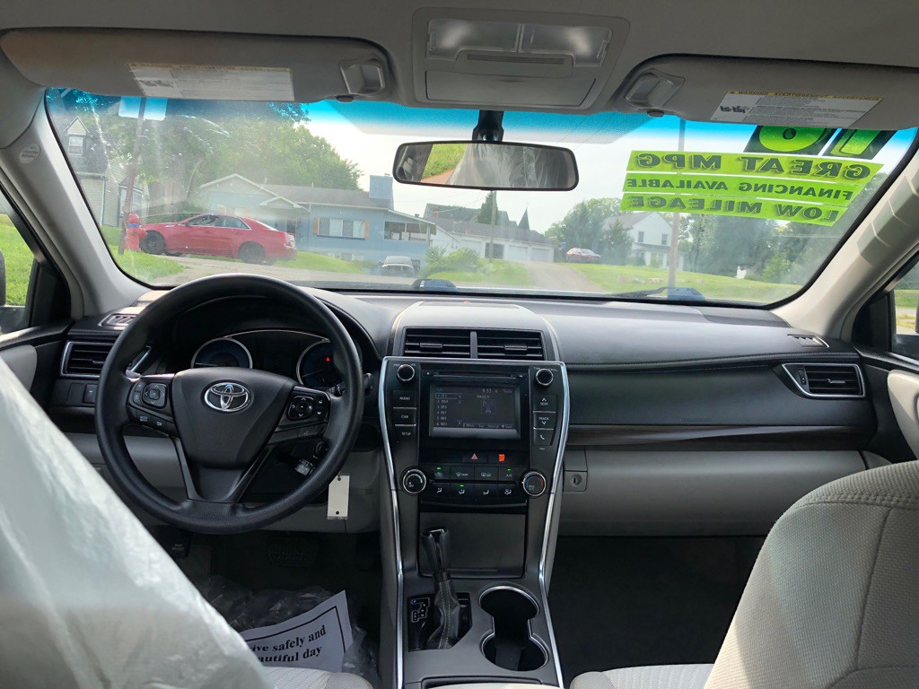 2016 Toyota Camry Image 22