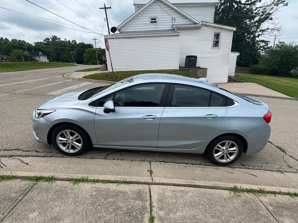 2017 Chevrolet Cruze Image 3