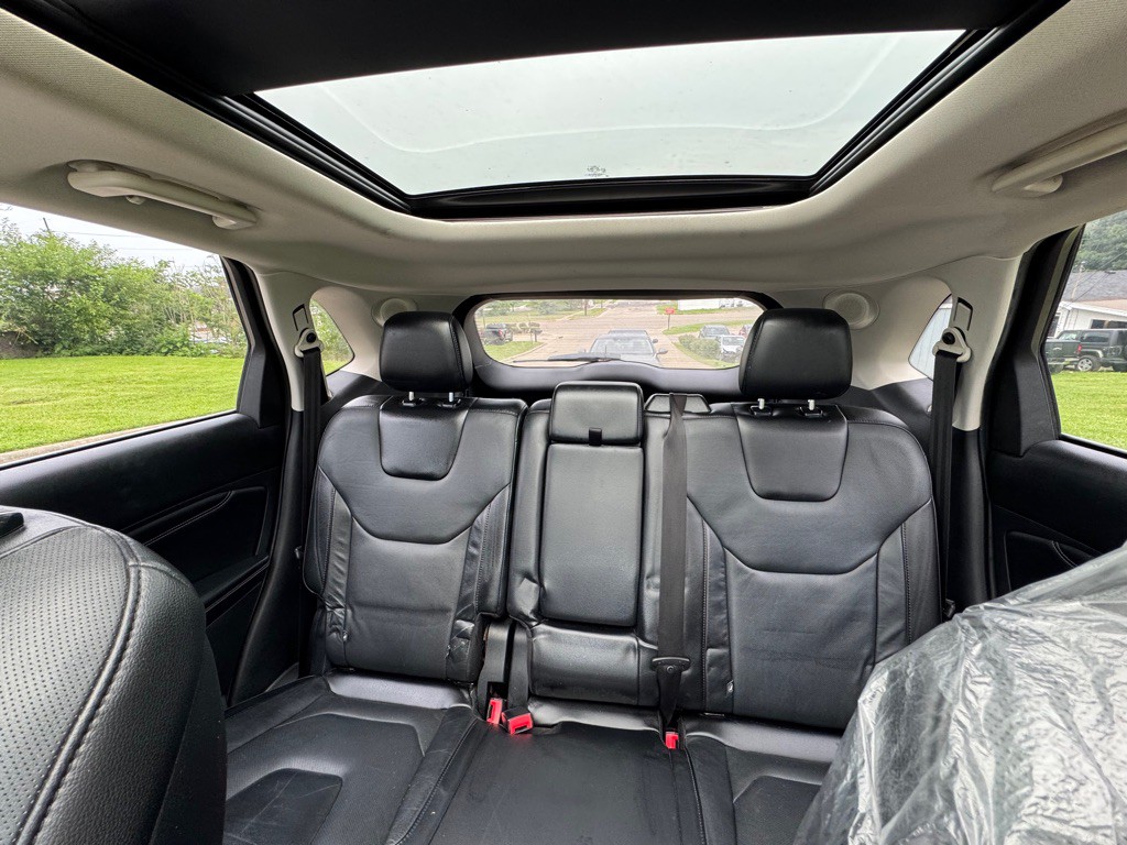 2016 Ford Edge Image 15