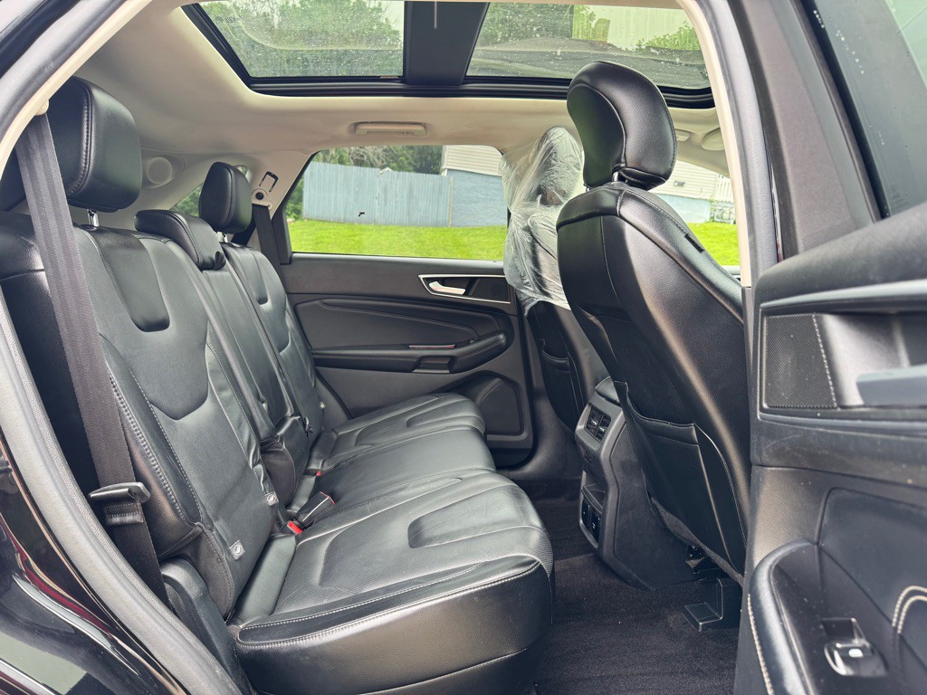 2016 Ford Edge Image 21