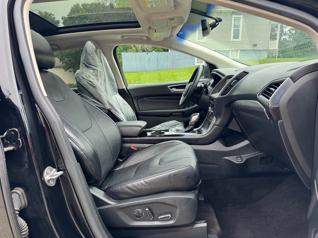 2016 Ford Edge Image 22