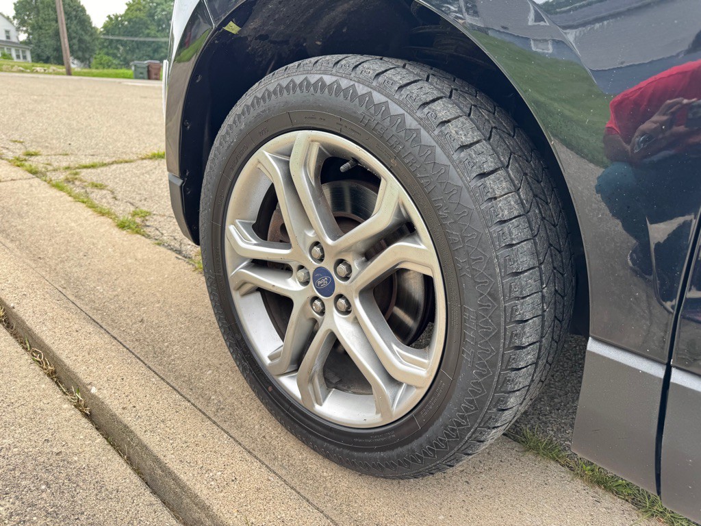 2016 Ford Edge Image 23