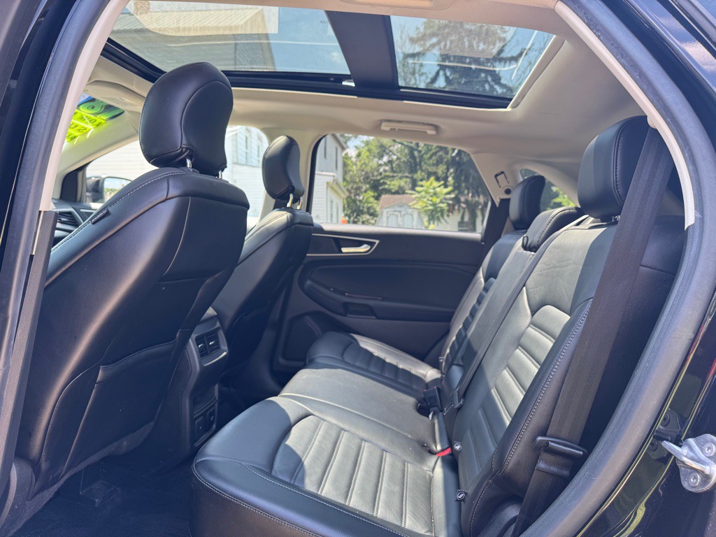 2018 Ford Edge Image 15