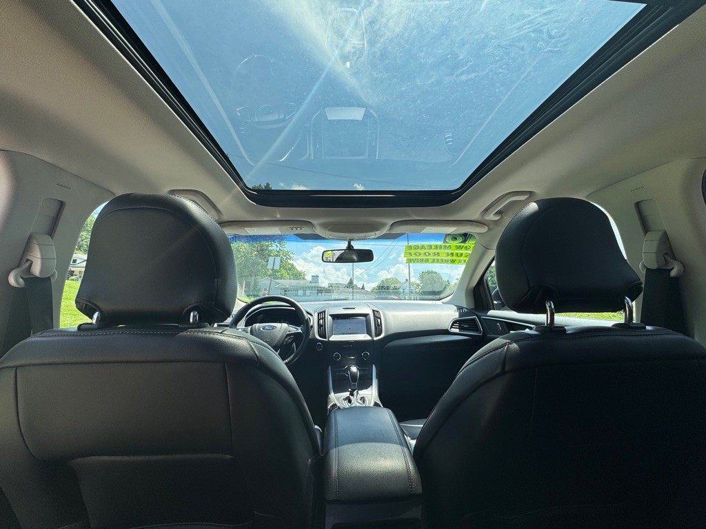 2018 Ford Edge Image 16