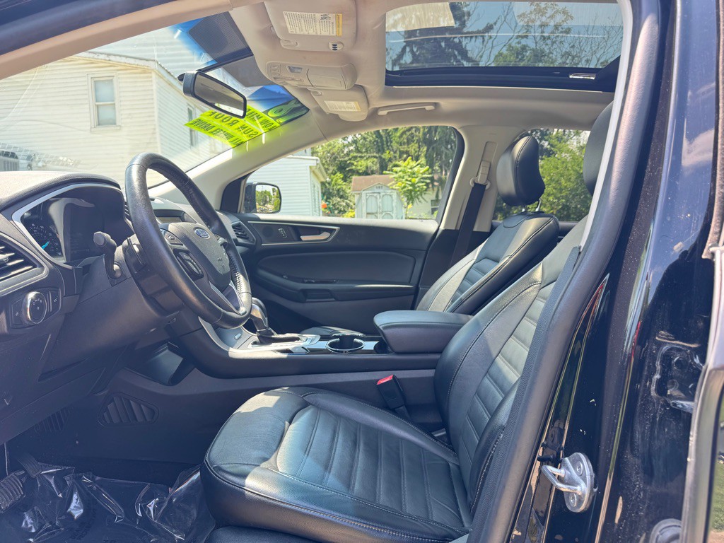 2018 Ford Edge Image 17