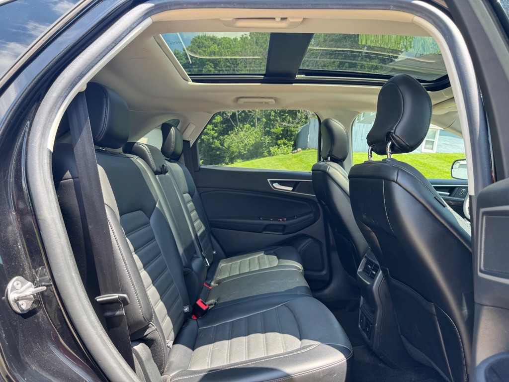 2018 Ford Edge Image 20