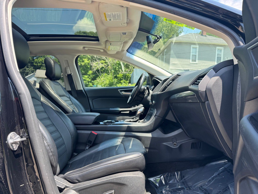 2018 Ford Edge Image 21